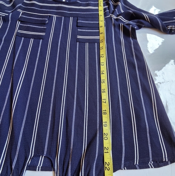 Monteau Striped Two Pocket Top - Picture 8 of 9